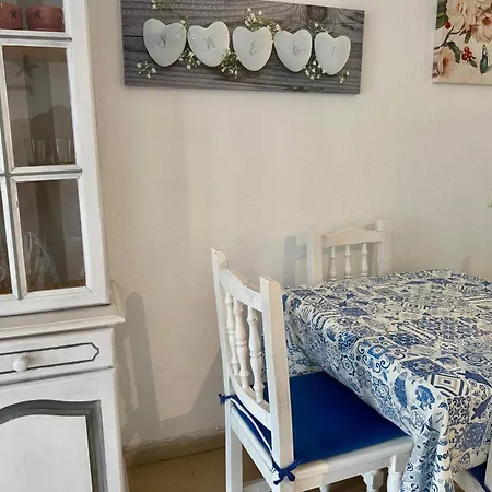 One-bedroom With Pool At Bounganvillas San Eugenio Апартаменты