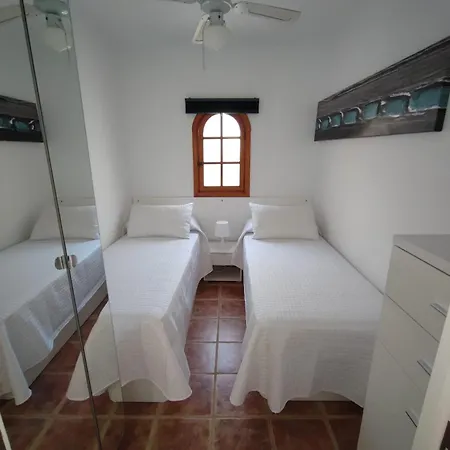 Appartement With Pool At Bounganvillas San Eugenio *