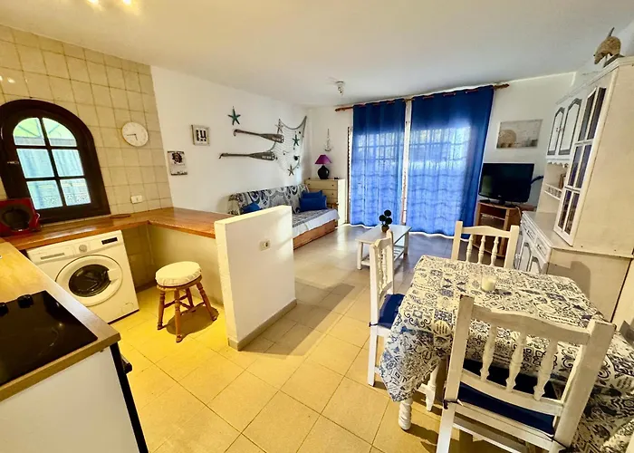 One-bedroom With Pool At Bounganvillas San Eugenio Apartman